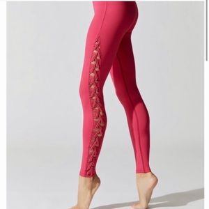 CARBON 38 • Tanjung Sayang Collection Crochet Macramé Leggings - Hot Pink - M